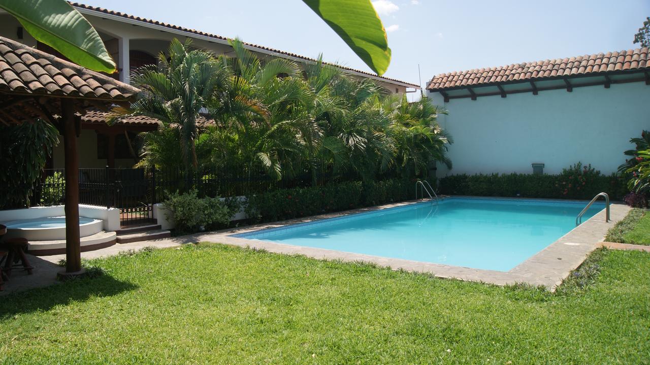 Hotel Cacique Adiact León Exterior foto